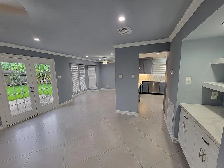 731 Heathgate Dr — Photo 7