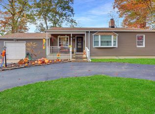 28 Forest Ave, Lake Grove, NY 11755