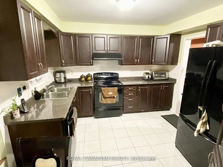 9 Clarion Cres #UPPER — Photo 4