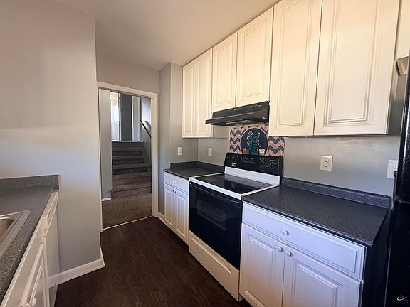 4th image of 120 Highland Dr