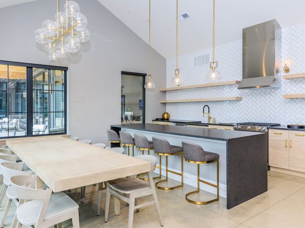 3223 111th St #2B-2BA-1160SQFT
