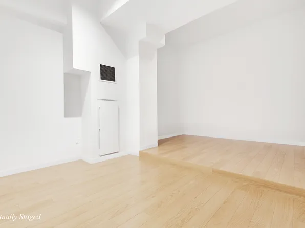 135 West 70th Street image 11 of 25