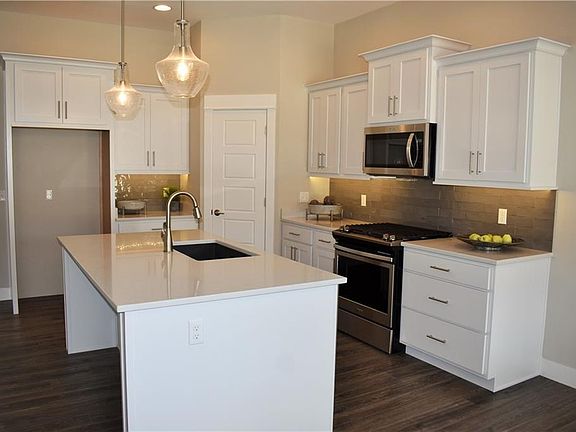 3rd image of 6365 Southern Bluffs Ln