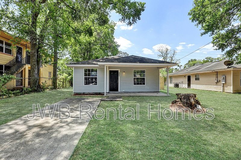 1st image of 1518 W 27th St