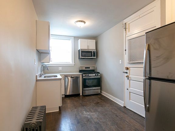 2nd image of 2443 W Rosemont Ave APT 2