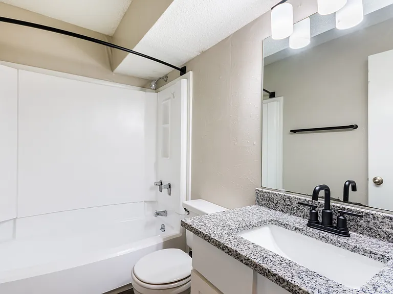 The Enclave at 38 Twenty Two — Photo 22