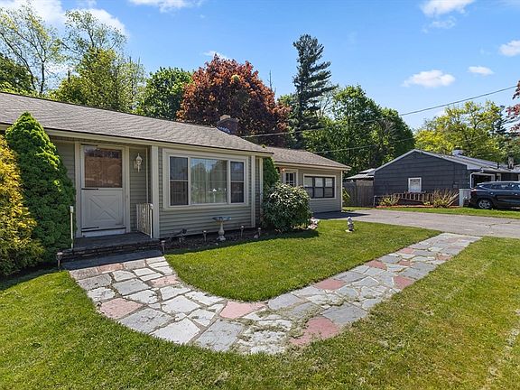2nd image of 25 Kings Mountain Dr