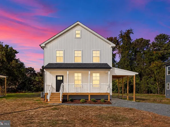 880 Lakeview Dr, Colonial Beach, VA 22443