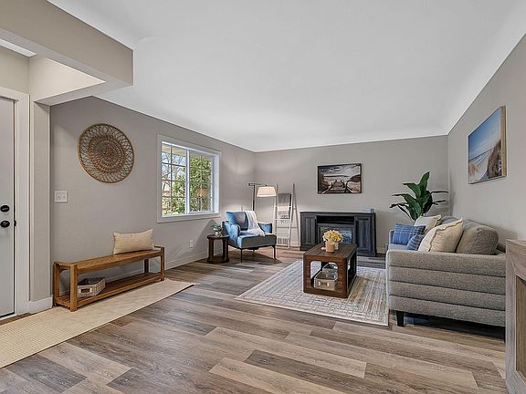 3rd image of 329 4th Ave NE