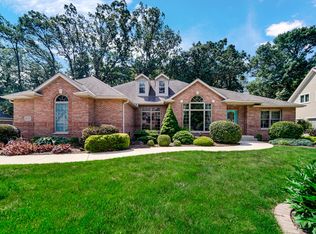 1235 Greenview Pl, Crown Point, IN 46307