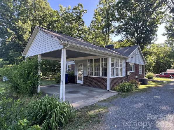 209 S Roxford Rd, Kings Mountain, NC 28086