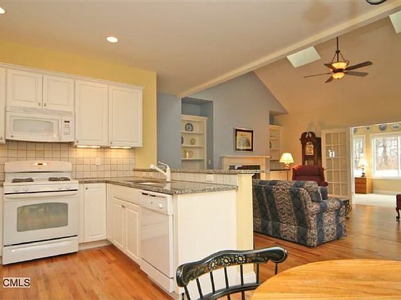 4th image of 602 Juniper Ct