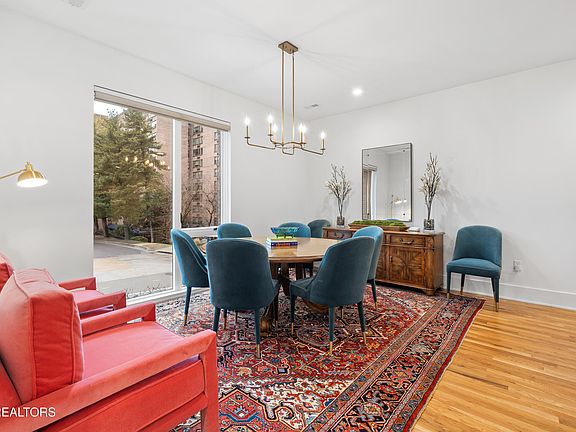 5th image of 525 W Vine Ave