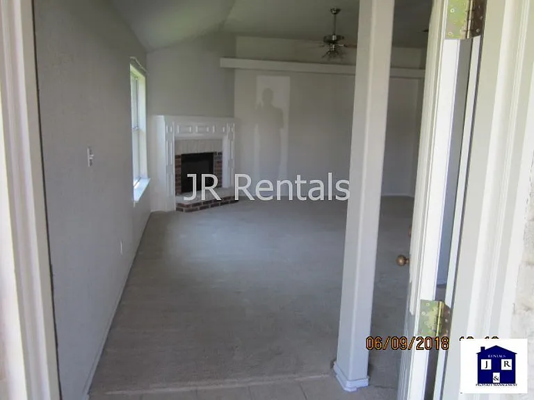 1906 Flagstaff Dr — Photo 28