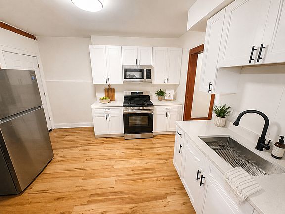 5th image of 6807 S Artesian Ave #2N