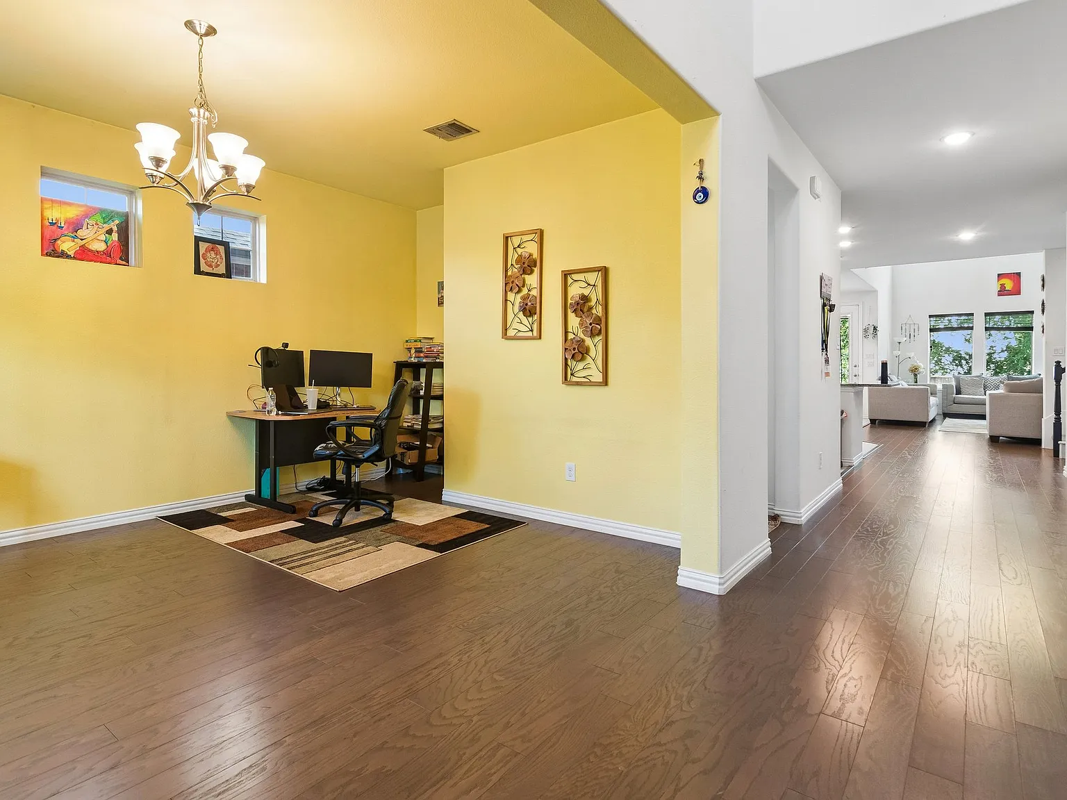 4 bed, 2.5 bath, 3082 sqft, $3,390 — Photo 3