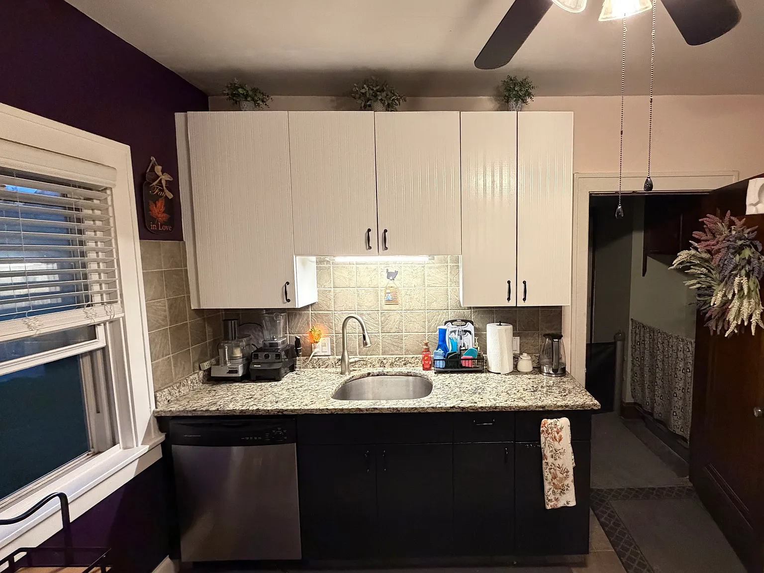 2 bed, 1050 sqft, $1,600 — Photo 2