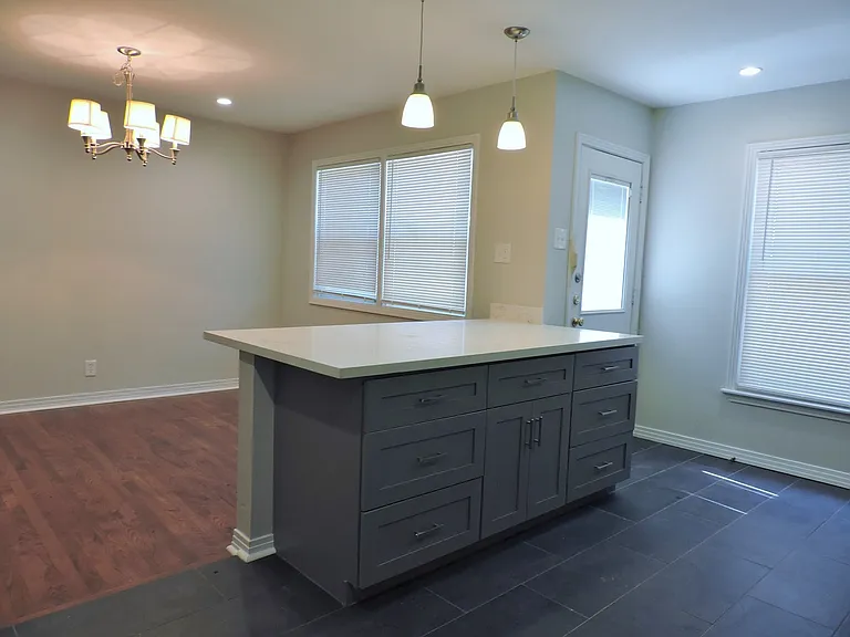 2309 Pembroke Dr #B — Photo 6