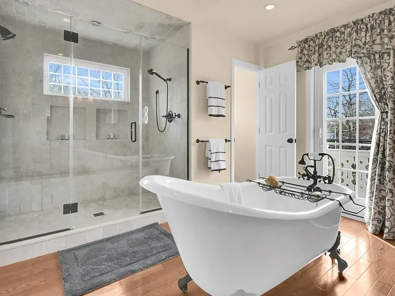 6 Beach Ave — Photo 17