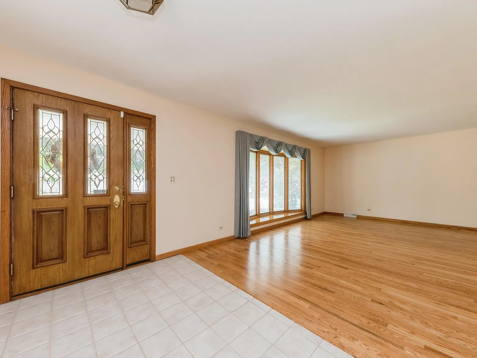 3 bed, 1904 sqft, $4,200 — Photo 3