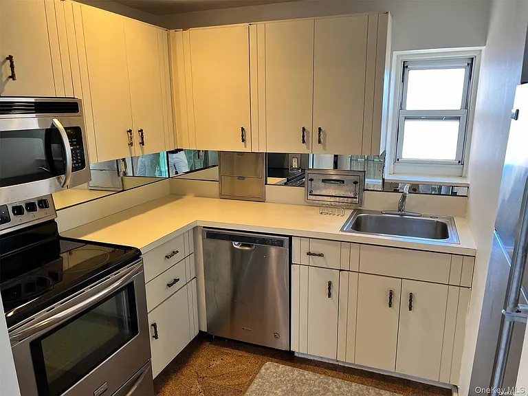 2 Richmond Rd #Penthouse 6r-6r — Photo 15