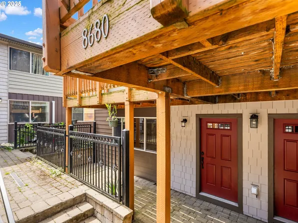 8680 N Willamette Blvd, Portland, OR 97203