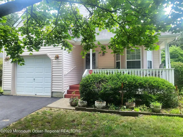 2301 Mount Hood Lane, Toms River, NJ 08753