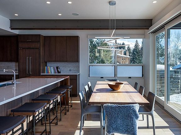 3rd image of 115 Valleywood Dr Unit 2