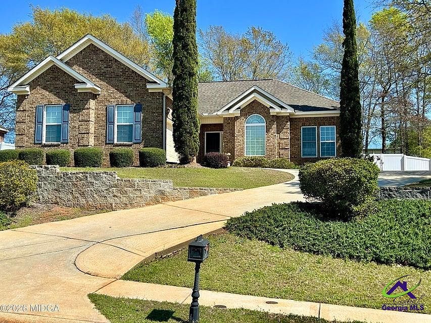 2nd image of 220 Timber Ridge Blvd