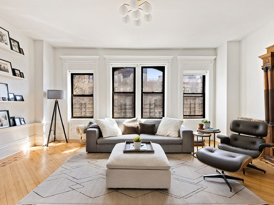 1st image of 391 Parkside Ave #1