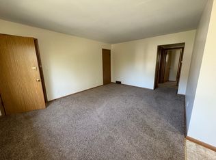 W166N9108 Grand Ave APT 4, Menomonee Falls, WI 53051