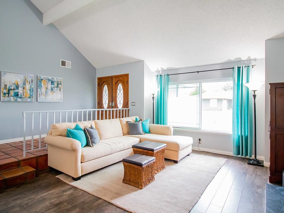 1st image of 1198 E Red Oak Pl