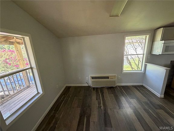 4th image of 2305 5th St E