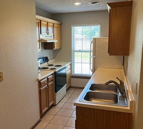 3rd image of 8257 N Stoddard Ave