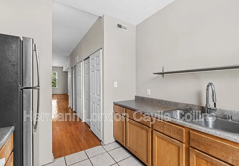 1708 S Tucker Blvd #C — Photo 8