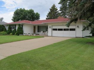 335 12th Ave NE, Jamestown, ND 58401