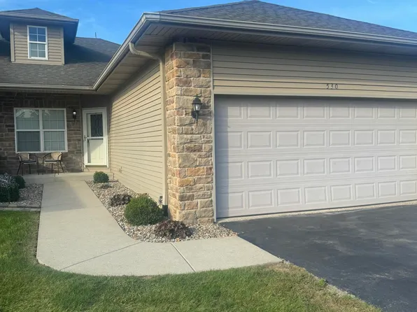 530 Cochran Dr, Crown Point, IN 46307
