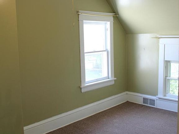 4th image of 708 McKinley Pl S