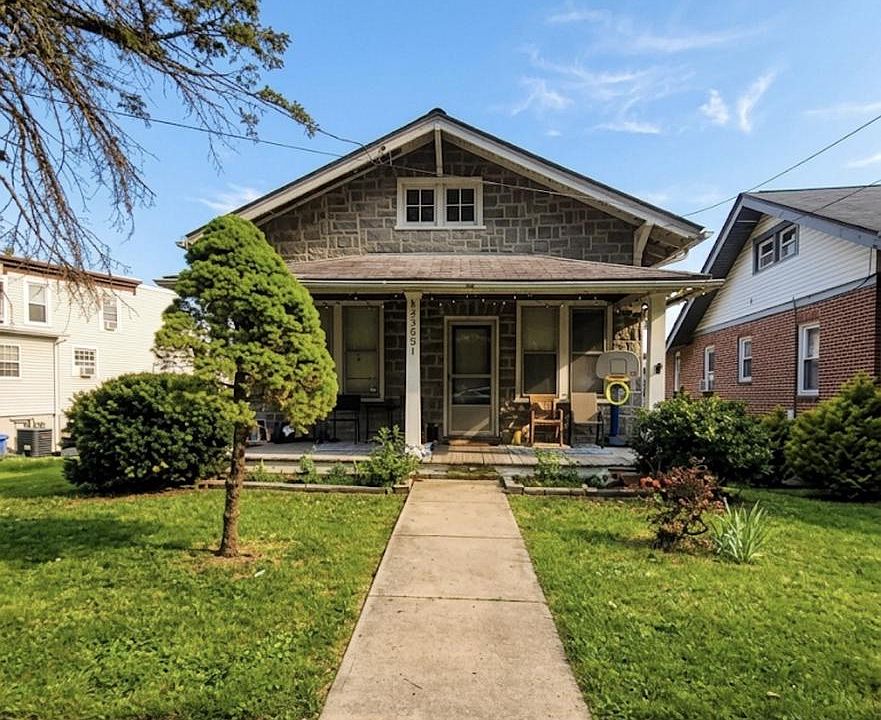 1st image of 2551 Fairview Ave