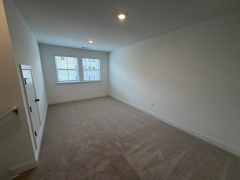 109 Prospect Ave — Photo 34
