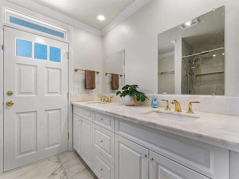 16932 Edgewater Ln — Photo 41