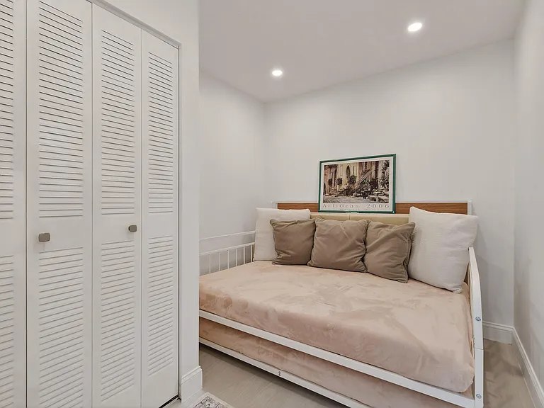 301 S Seas Dr #104 — Photo 23