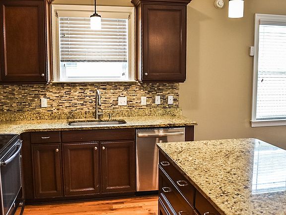 3rd image of 2723 Summer Meadow Dr