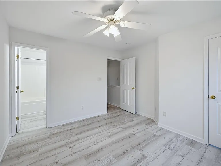 6928 Creft Cir — Photo 28