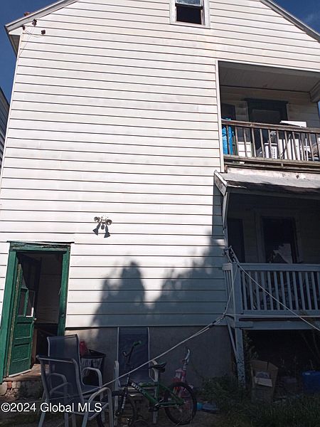 3rd image of 278 Morton Avenue