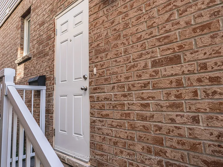 17 Wagner Cres #LOWER — Photo 9
