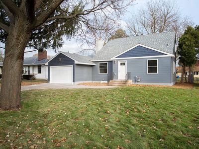 1910 Holton St, Falcon Heights, MN, 55113