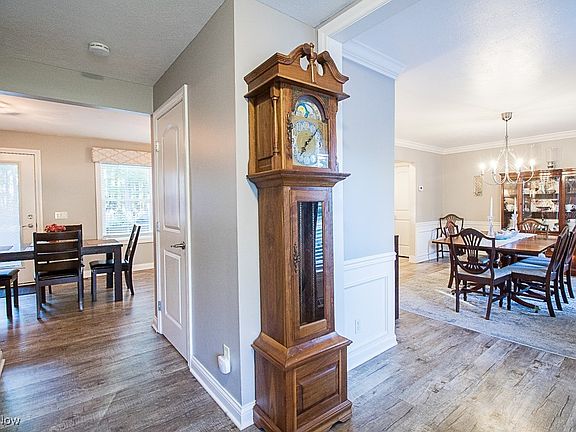 3rd image of 7616 Mountain Park Dr