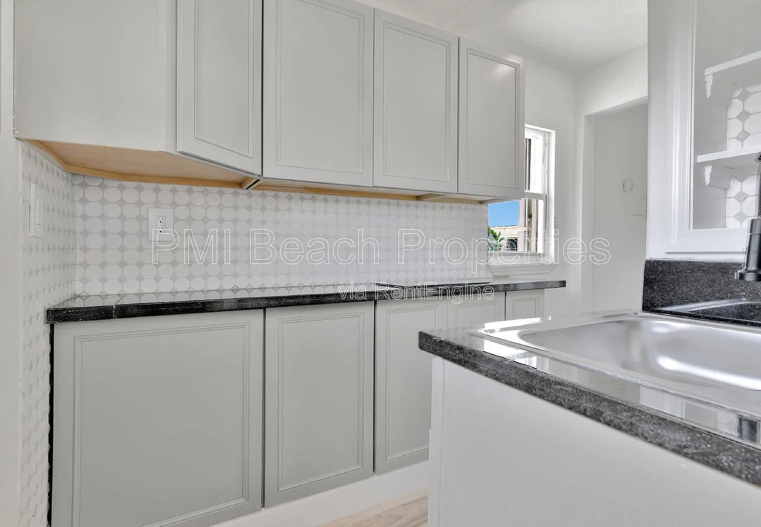 1 bed, 1.0 bath, 420 sqft, $1,600 — Photo 4