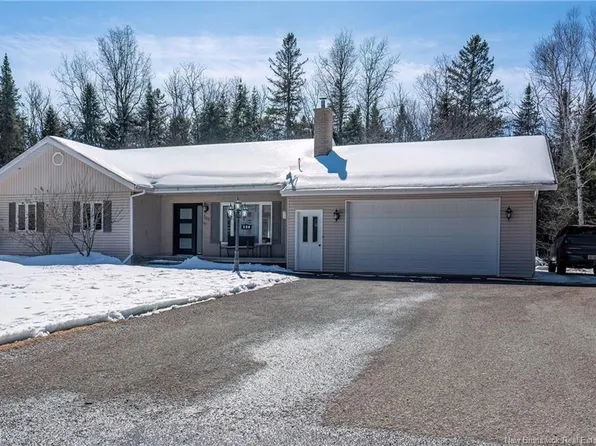 250 Melanie St, Grand Falls, NB E3Y 3T5
